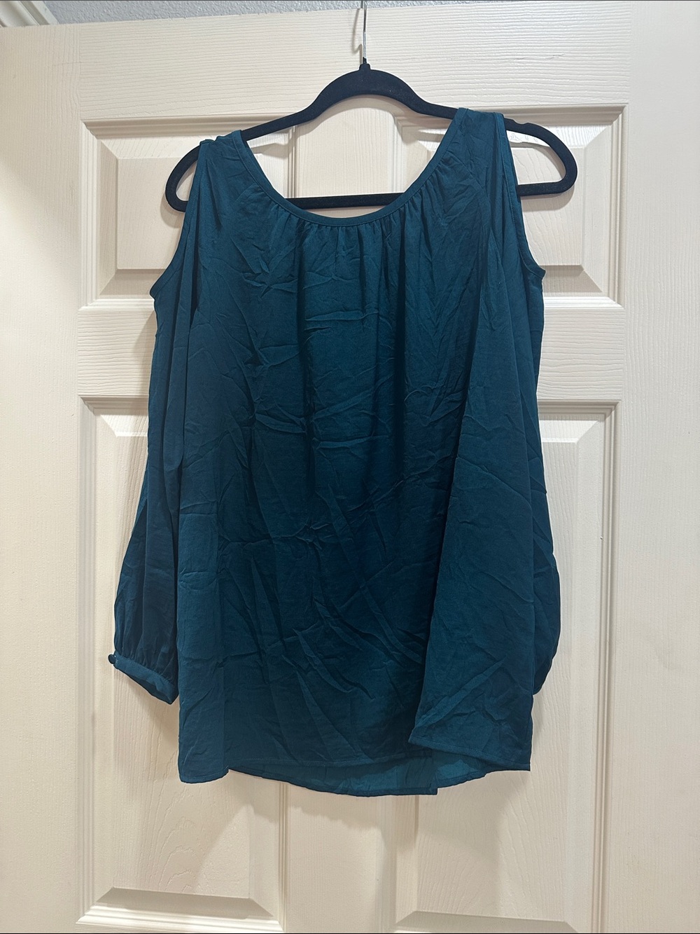 Cabi Women’s Sleeveless Teal Scoop Neck Blouse